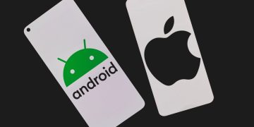 Smartphone Android e Smartphone iOS - Créditos: depositphotos.com / rokas91