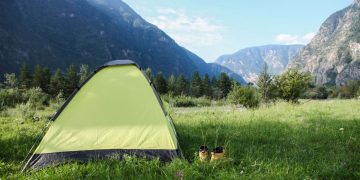 Barraca de acampamento - Créditos: depositphotos.com / YuliyaKirayonakBO