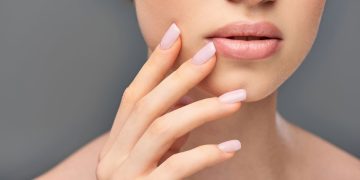 Veja como usar a técnica de maquiagem mais famosa do TikTok