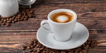 Xícara de café - Créditos: depositphotos.com / yalcinsonat1