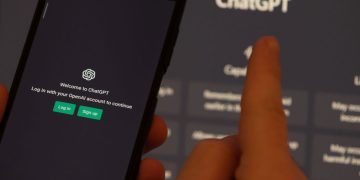 ChatGPT no Smartphone - Créditos: depositphotos.com / photo_pw