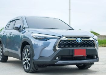 Corolla Cross - Créditos: depositphotos.com / dontree