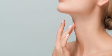 Cuidado do pescoço - Créditos: depositphotos.com / HayDmitriy