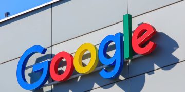 Fachada Google - Créditos: depositphotos.com / photogearch