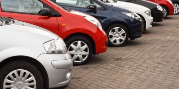 Carros usados - Créditos: depositphotos.com / Stocksolutions