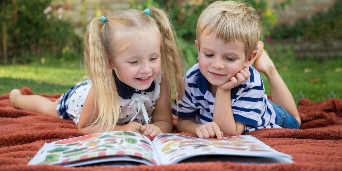 Hoje é dia Nacional do Livro Infantil - leia para uma criança