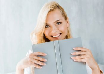 O Relançamento de "Sempre é Outra Superfície" por Sandra Ling