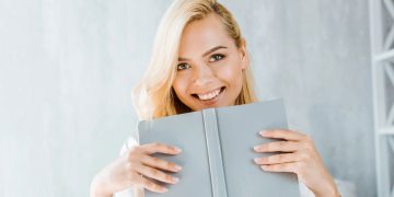 O Relançamento de "Sempre é Outra Superfície" por Sandra Ling