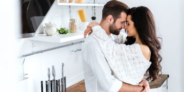 Se você gosta de romance não deveria deixar de ler "Teto para Dois"