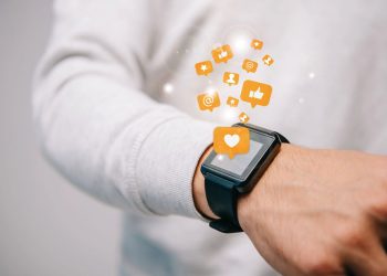 Smartwatch - Créditos: depositphotos.com / AllaSerebrina