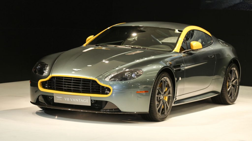Aston Martin Vantage - Créditos: depositphotos.com / EvrenKalinbacak