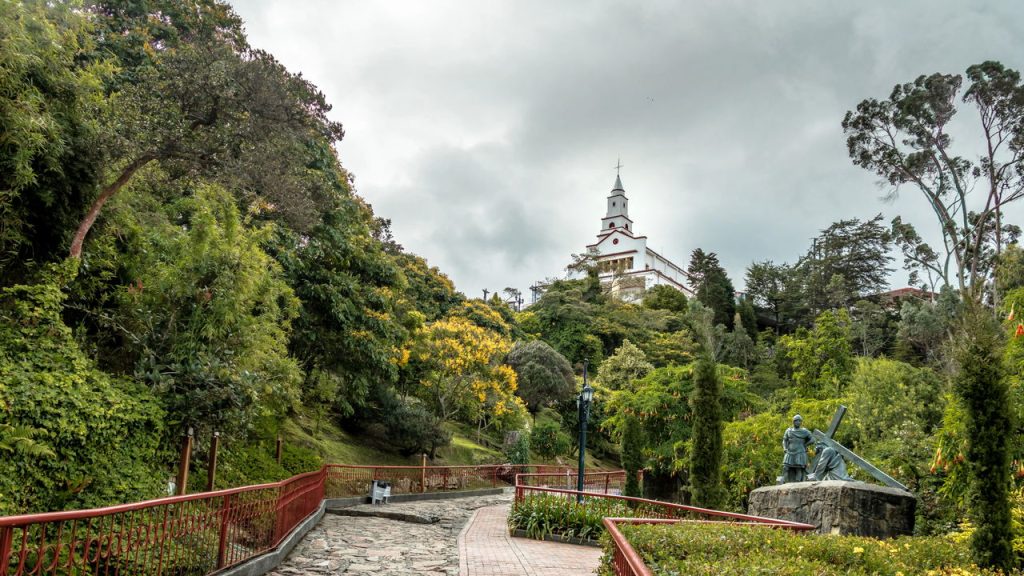 Monte Monserrate - Créditos: depositphotos.com / diegograndi