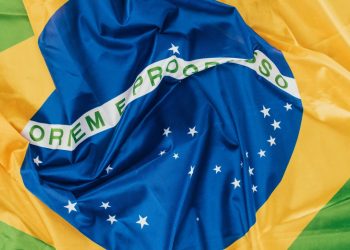 Bandeira do Brasil - Créditos: depositphotos.com / VadimVasenin