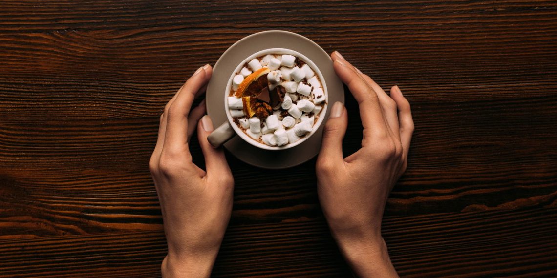 "Chocolate quente às quintas-feiras": um livro de conforto