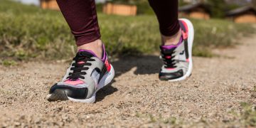 Caminhada ao ar livre - Créditos: depositphotos.com / IgorVetushko