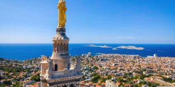 Basilique Notre-Dame-de-la-Garde in Marseille - Créditos: depositphotos.com / alexey.fedoren@gmail.com