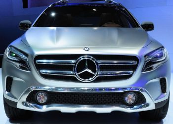 Mercedes Benz GLA - Créditos: depositphotos.com / thampapon1