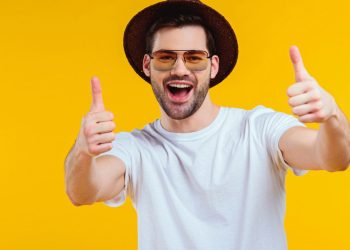 Homem feliz - Créditos: depositphotos.com / EdZbarzhyvetsky