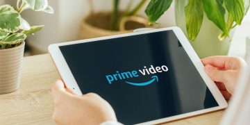 Tablet com Prime Video - Créditos: depositphotos.com / AdriaVidal