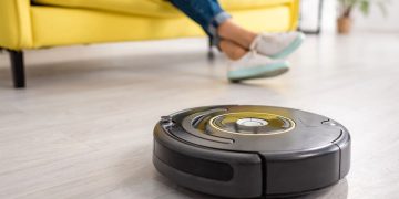 Robô aspirador - Créditos: depositphotos.com / AndrewLozovyi