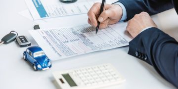 Seguro automotivo - Créditos: depositphotos.com / IgorVetushko