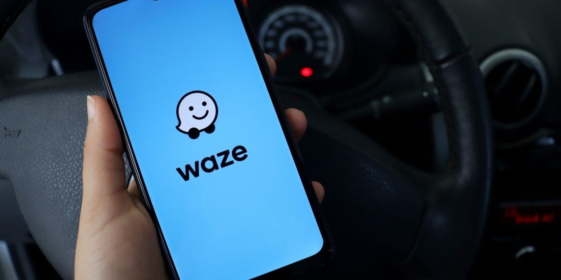 Aplicativo Waze - Créditos: depositphotos.com / BrendaRochaBlossom