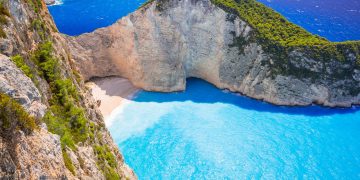 Navagio Beach - Créditos: depositphotos.com / Patryk_Kosmider