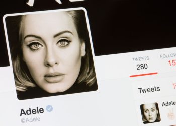 Perfil do twitter de Adele - Créditos: depositphotos.com / grinvalds
