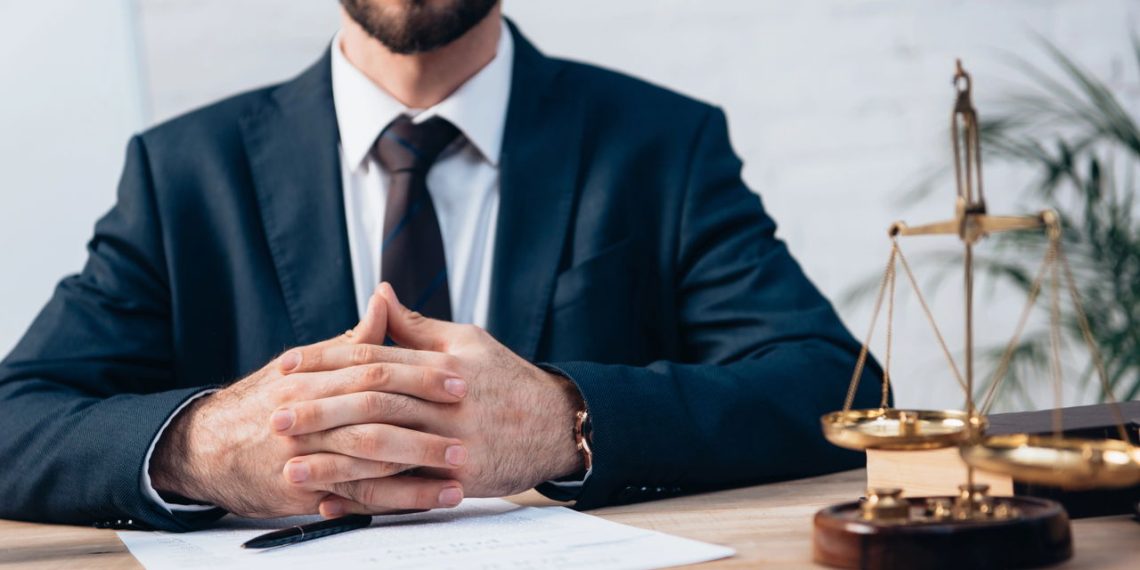 Promotor de Justiça - Créditos: depositphotos.com / VitalikRadko