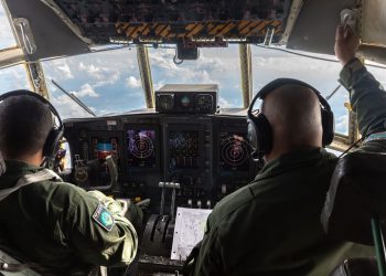 Militares da Aeronáutica Brasil - Créditos: depositphotos.com / moviafilmes