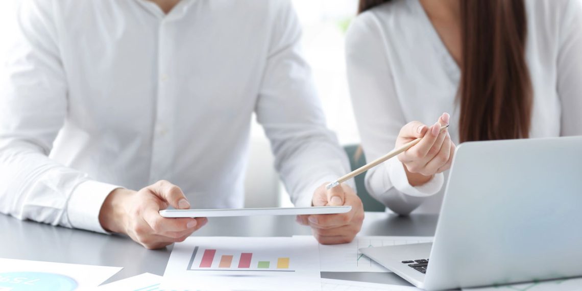 Analista - Créditos: depositphotos.com / belchonock