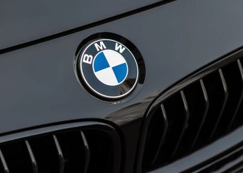 Parachoque de BMW - Créditos: depositphotos.com / Svyatkovsky