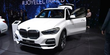 BMW X5 - Créditos: depositphotos.com / autodatanet