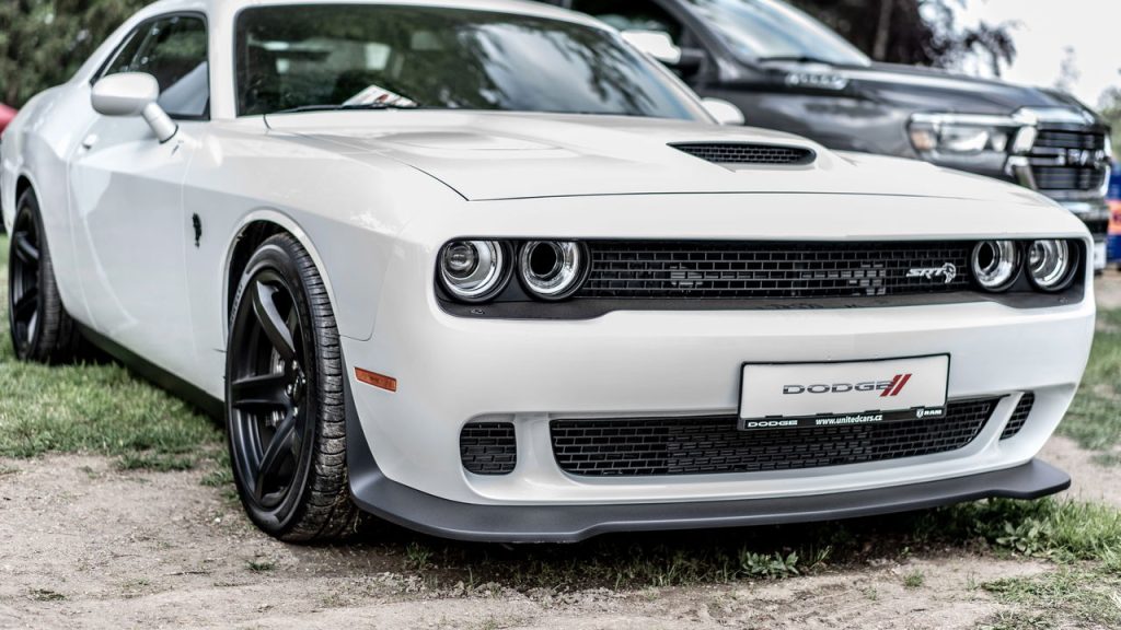 Dodge Challenger Hellcat - Créditos: depositphotos.com / xmelichar.j@seznam.cz