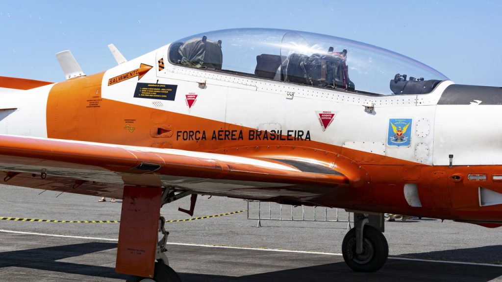 Avião da FAB Brasil - Créditos: depositphotos.com / tgthales@gmail.com