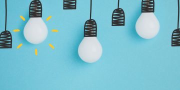 Lâmpadas - Créditos: depositphotos.com / AntonMatyukha