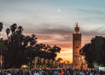 Marrakech ao pôr do sol - Créditos: depositphotos.com / hello@peterorsel.com
