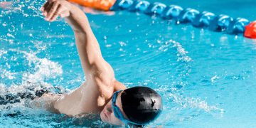 Natação - Créditos: depositphotos.com / AndrewLozovyi