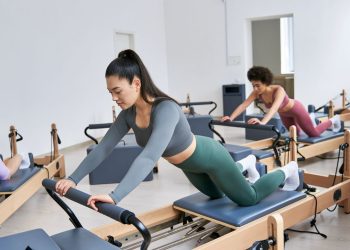 Pilates - Créditos: depositphotos.com / AllaSerebrina