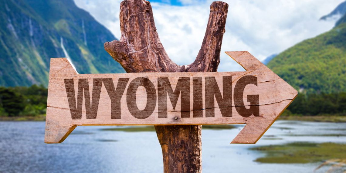 Placa de Wyoming - Créditos: depositphotos.com / gustavofrazao