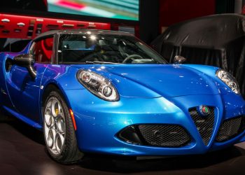 Alfa Romeo 4C Spider - Créditos: depositphotos.com / miromiro