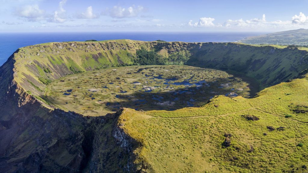 Vulcão Rano Kau, Ilha de Páscoa - Créditos: depositphotos.com / pizzatravel