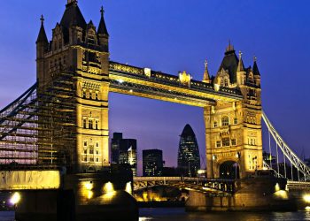 Tower Bridge - Créditos: depositphotos.com / elenathewise