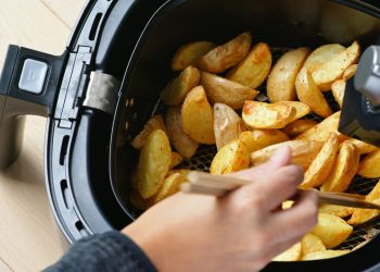 Airfryer - Créditos: depositphotos.com / leungchopan