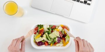 Almoço - Créditos: depositphotos.com / Light