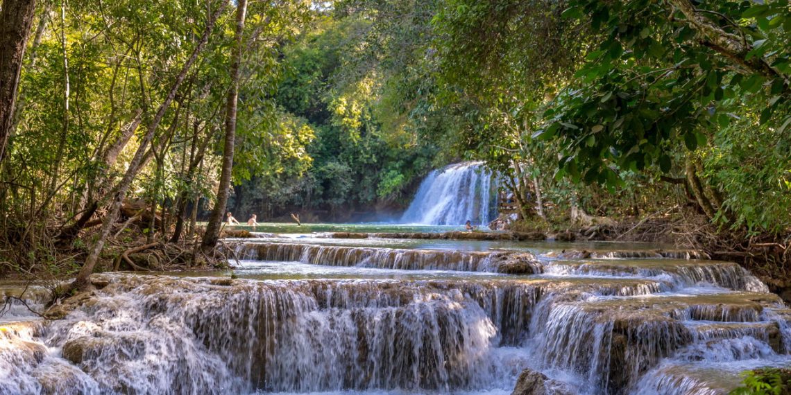 Cachoeira em Bonito-MS - Créditos: depositphotos.com / lspencer