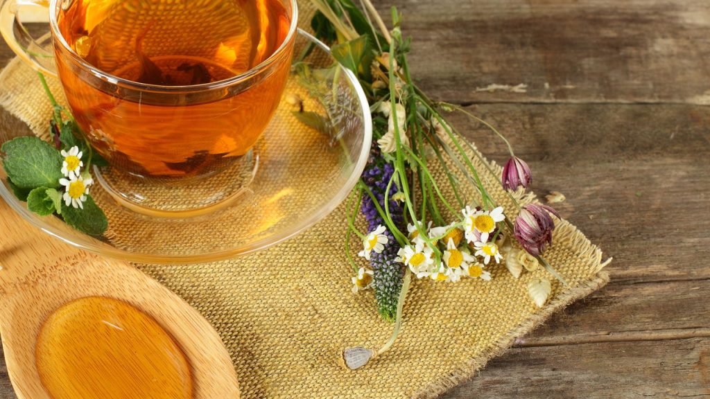 Chá de camomila - Créditos: depositphotos.com / MillaFedotova