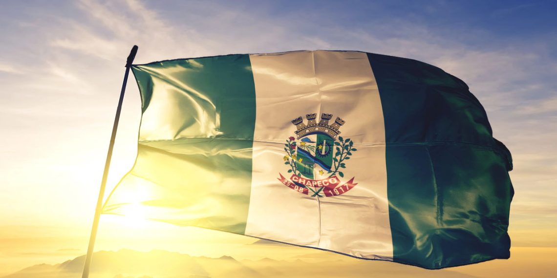 Bandeira de Chapecó - Créditos: depositphotos.com / AleksTaurus