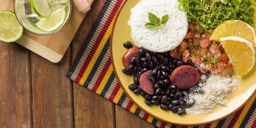 Feijoada - Créditos: depositphotos.com / diogoppr