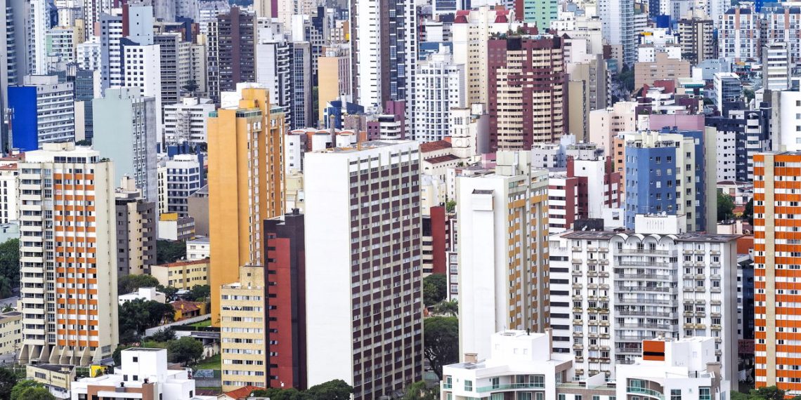 Prédios de Curitiba - Créditos: depositphotos.com / rmnunes